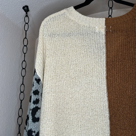 Charcoal Animal Print V-Neck Colorblock Knit Sweater, wore once, size L - Picture 9 of 15